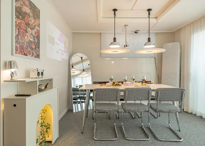 Bed & Breakfast Maison242 Seoel