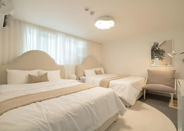 Bed & Breakfast Maison242 Seoel
