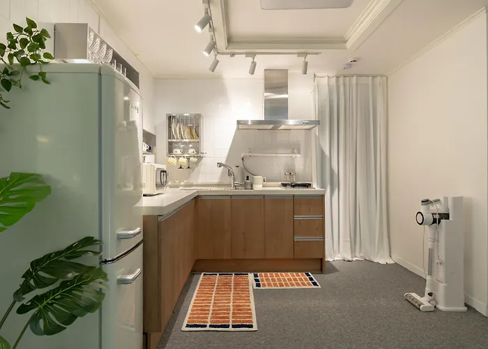 Maison242 Bed & Breakfast 3*